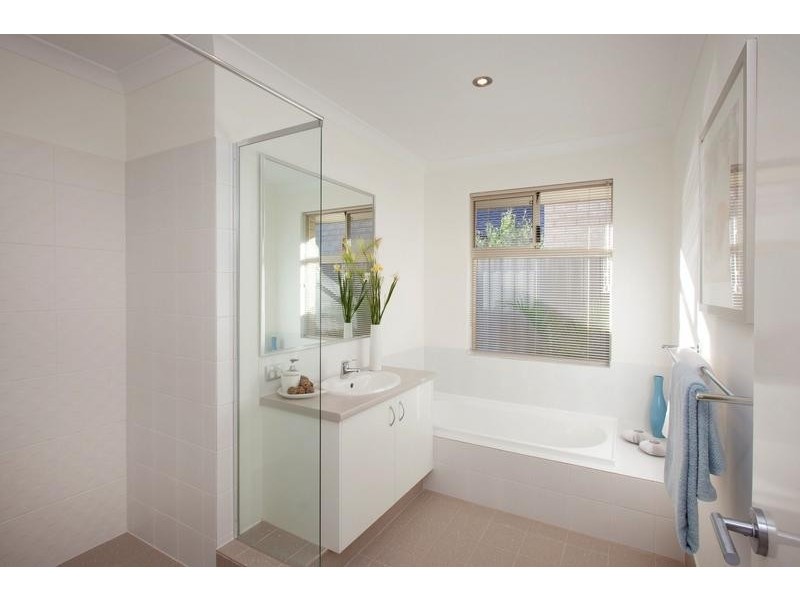 6 Bremer way, South Yunderup WA 6208