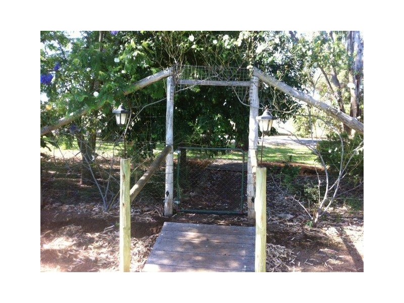 62 Gulliver road, Waroona WA 6215