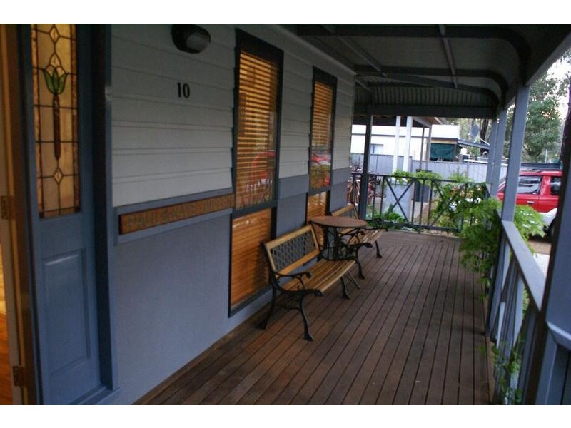 10 Grevillea Road, Dwellingup WA 6213