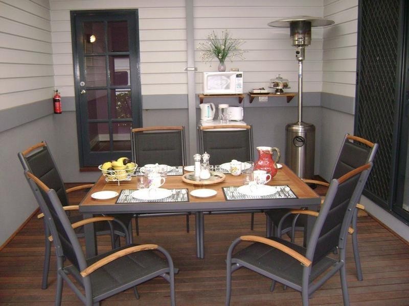 10 Grevillea Road, Dwellingup WA 6213