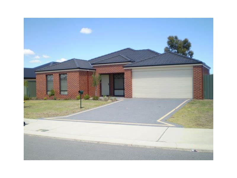 9 Bibbulmun Meander, Ravenswood WA 6208