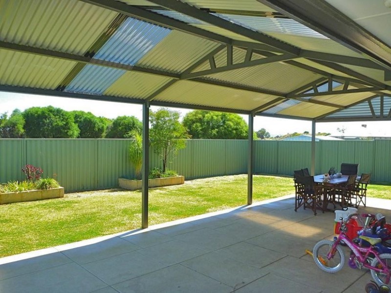 9 Jolly Rambler Boulevard, Ravenswood WA 6208