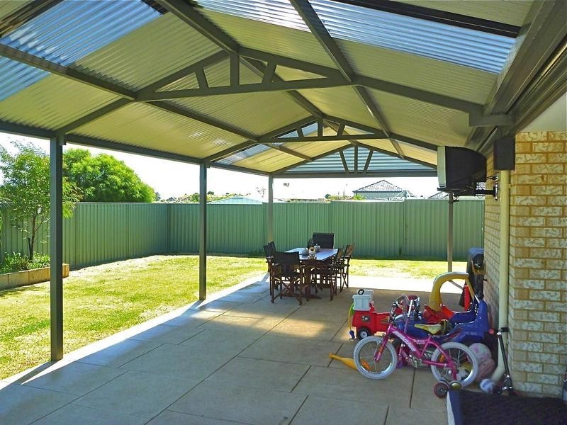 9 Jolly Rambler Boulevard, Ravenswood WA 6208