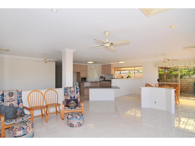 18 Heron Place, South Yunderup WA 6208