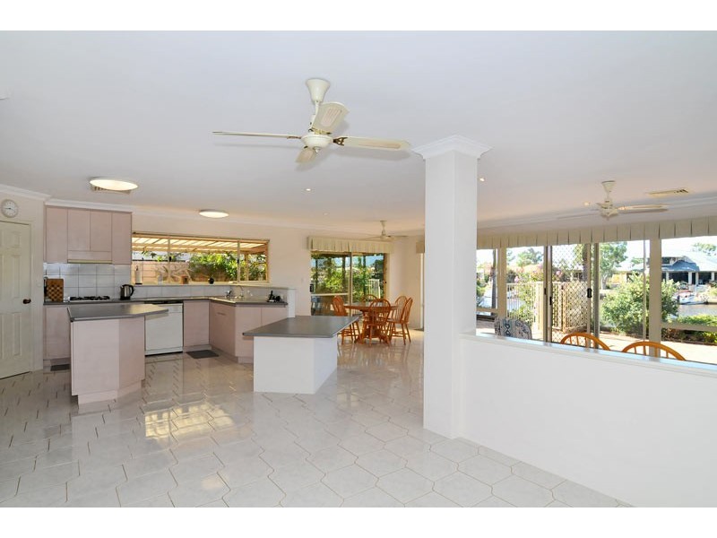 18 Heron Place, South Yunderup WA 6208