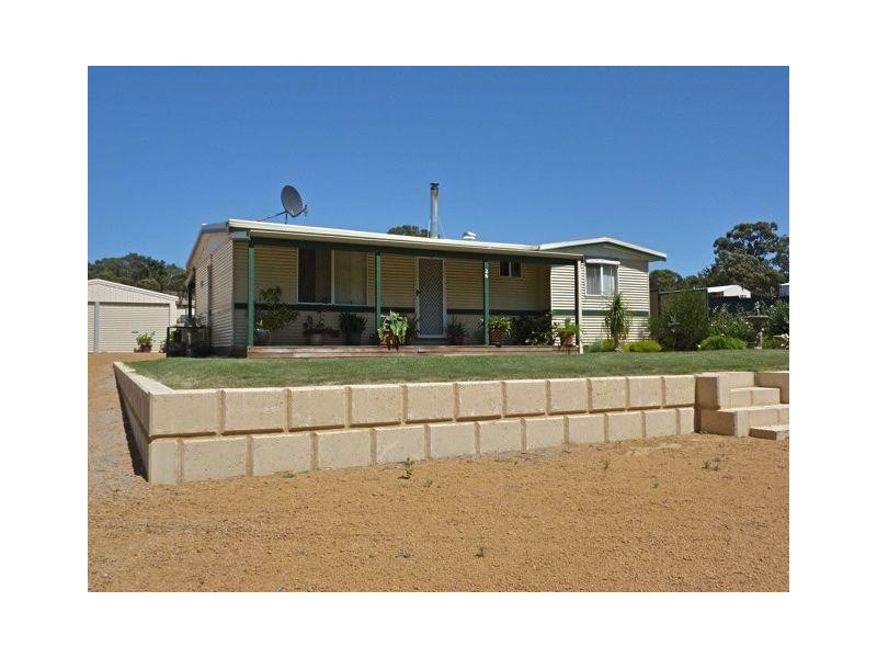 26 Down Street, Wandering WA 6308