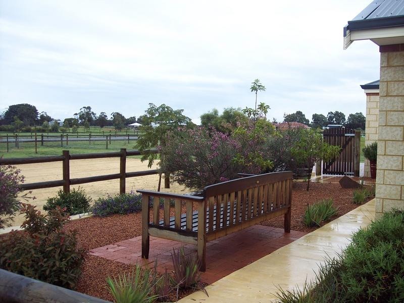 214 Holmes Parade, West Pinjarra WA 6208