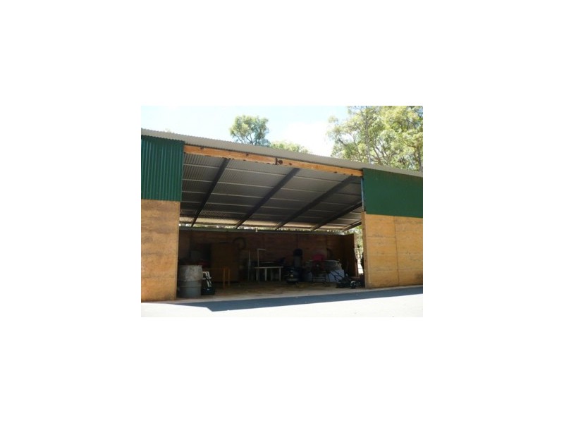 14 Leavy Road, Waroona WA 6215