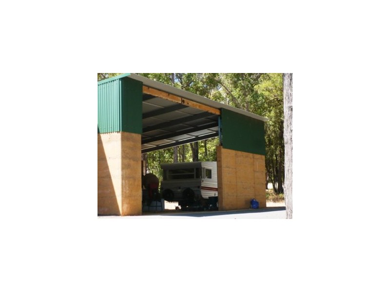 14 Leavy Road, Waroona WA 6215