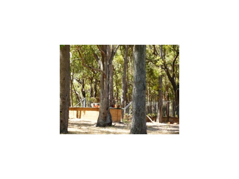 14 Leavy Road, Waroona WA 6215