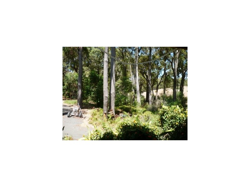 14 Leavy Road, Waroona WA 6215