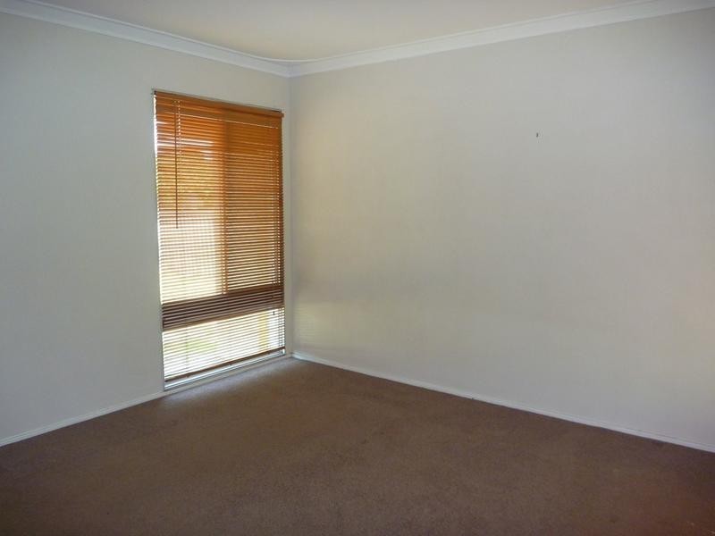 10 Hakea Place, Pinjarra WA 6208