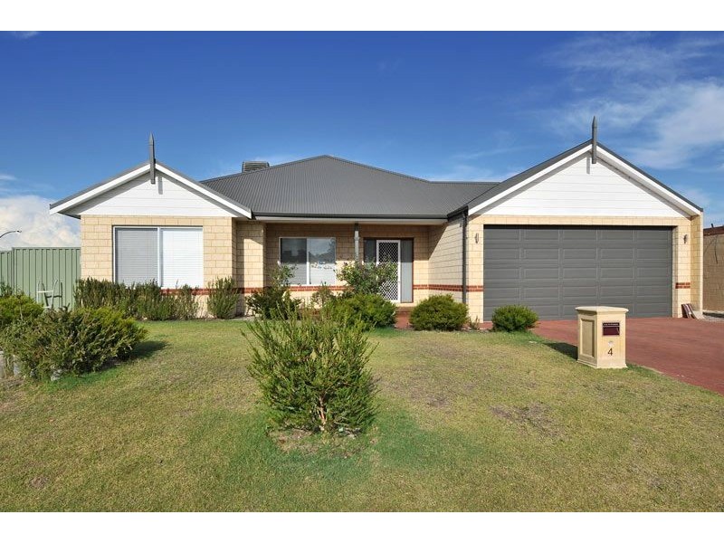 4 WOODSTOCK TURN, Ravenswood WA 6208