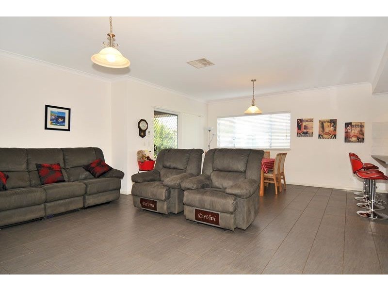 4 WOODSTOCK TURN, Ravenswood WA 6208