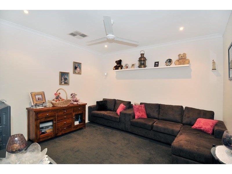 4 WOODSTOCK TURN, Ravenswood WA 6208