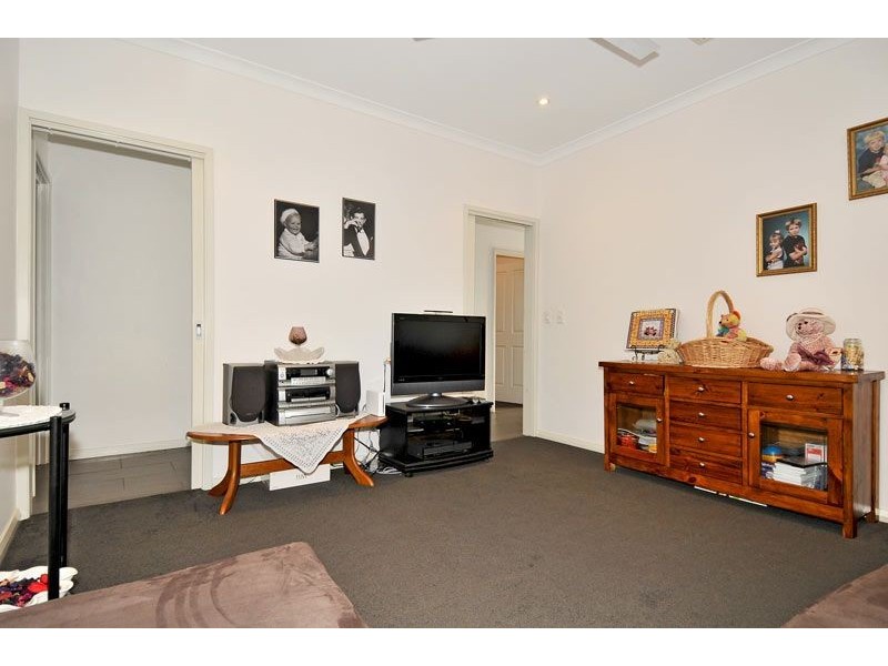 4 WOODSTOCK TURN, Ravenswood WA 6208