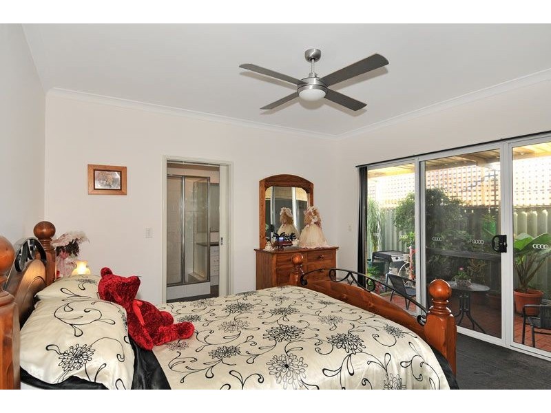 4 WOODSTOCK TURN, Ravenswood WA 6208