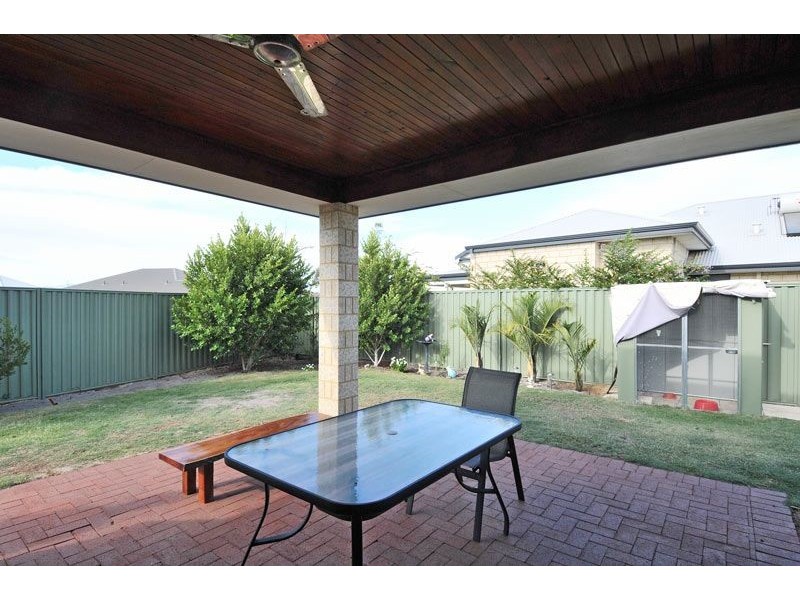 4 WOODSTOCK TURN, Ravenswood WA 6208
