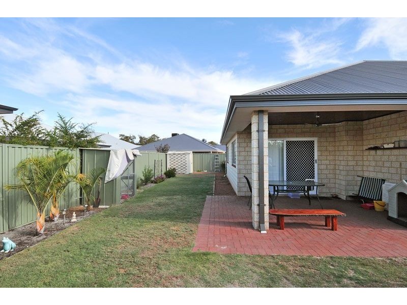 4 WOODSTOCK TURN, Ravenswood WA 6208
