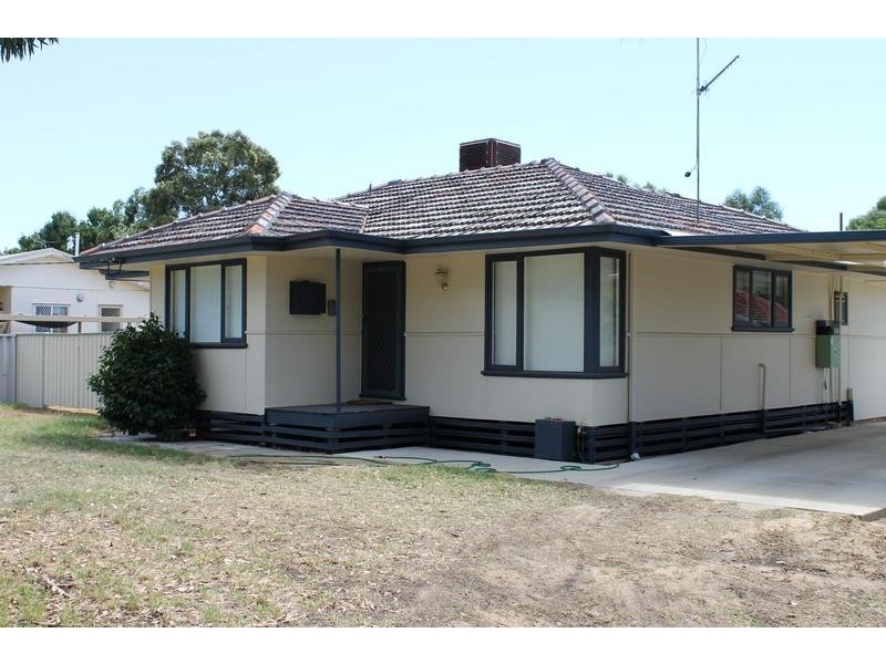 9 Bedingfield Road, Pinjarra WA 6208