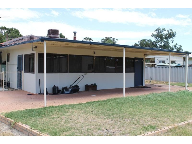 9 Bedingfield Road, Pinjarra WA 6208