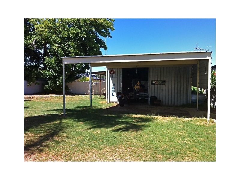 11 Fitzpatrick Street, Waroona WA 6215
