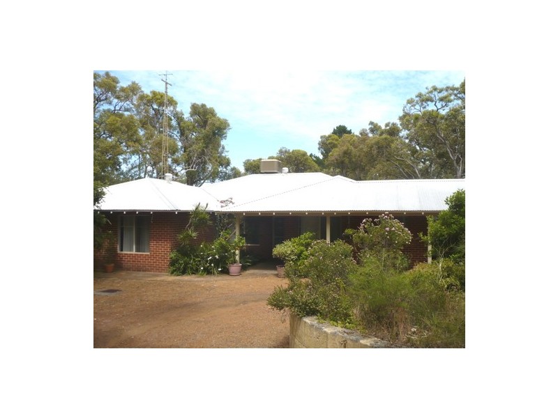 22 Russell Drive, Waroona WA 6215