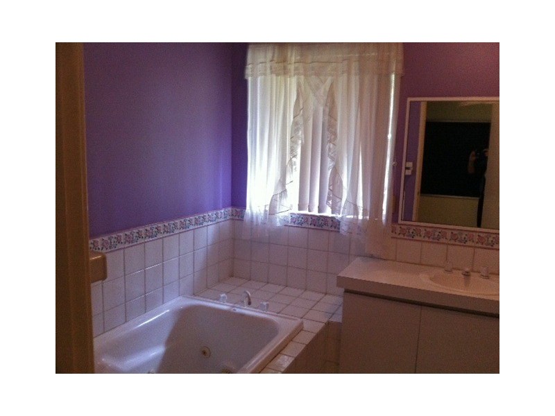 22 Russell Drive, Waroona WA 6215