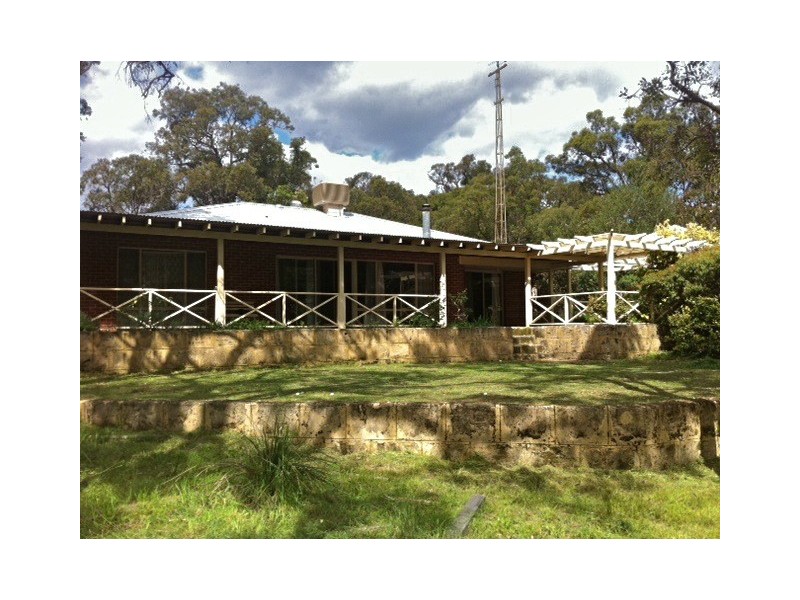 22 Russell Drive, Waroona WA 6215