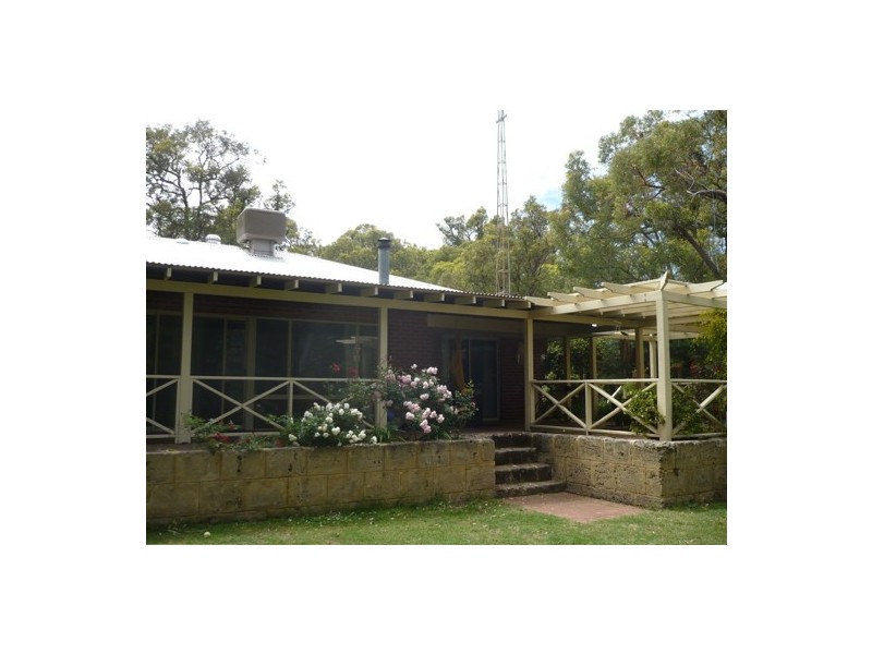 22 Russell Drive, Waroona WA 6215