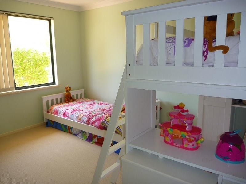 16 Country Road, Pinjarra WA 6208