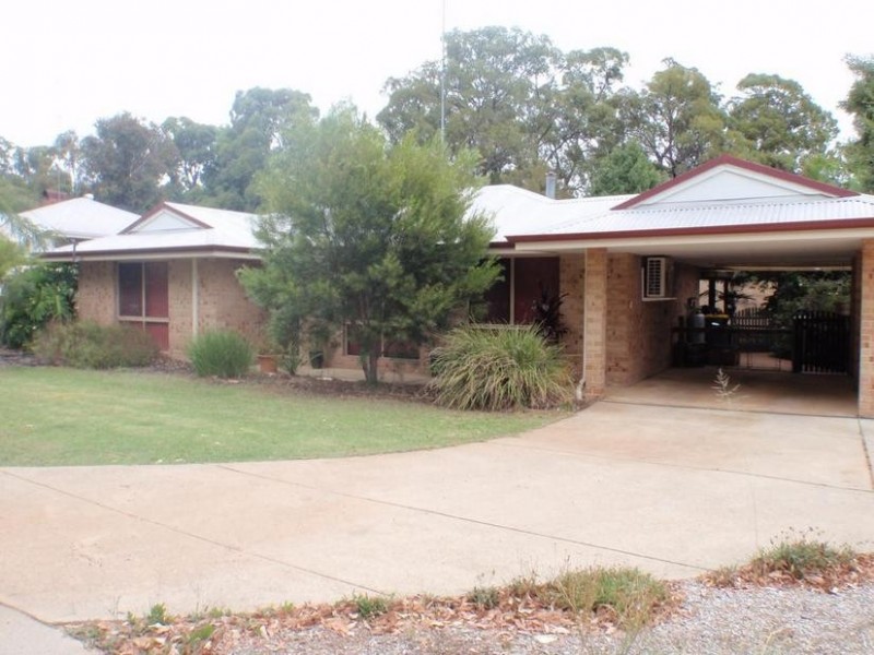 25 Grevillea Road, Dwellingup WA 6213