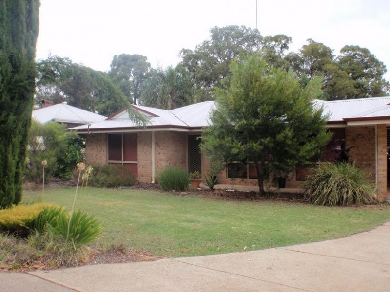 25 Grevillea Road, Dwellingup WA 6213