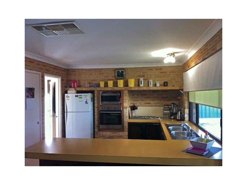8 Armstrong Court, Waroona WA 6215