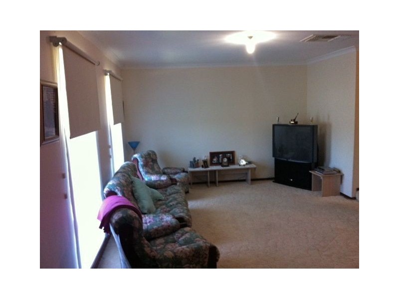 8 Armstrong Court, Waroona WA 6215
