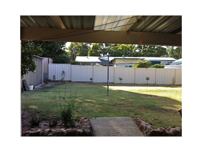 8 Armstrong Court, Waroona WA 6215