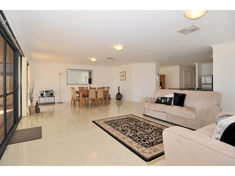 112 Murray Waters Blvd, South Yunderup WA 6208