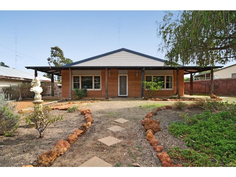 32 Church Street, Dwellingup WA 6213