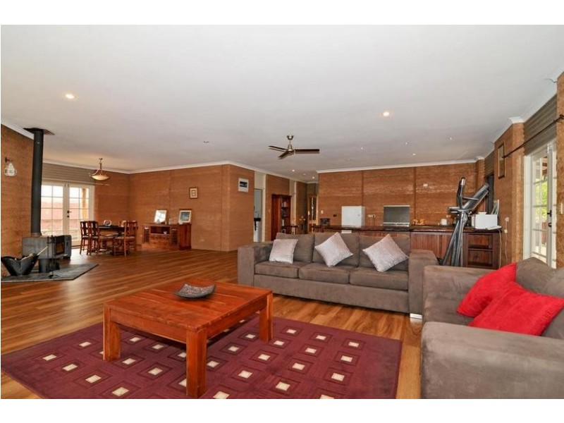 32 Church Street, Dwellingup WA 6213