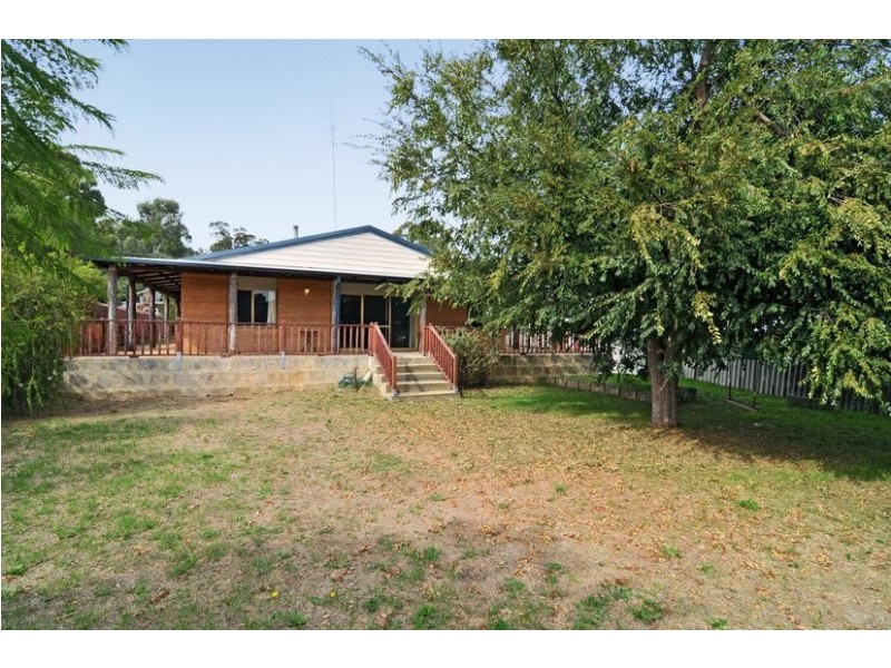 32 Church Street, Dwellingup WA 6213