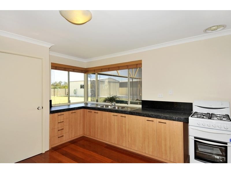 57 Country Road, Pinjarra WA 6208