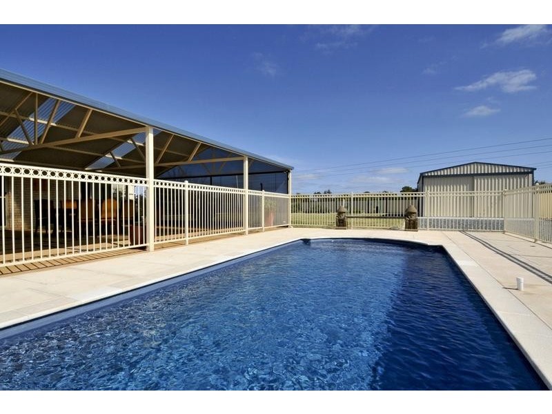 57 Country Road, Pinjarra WA 6208