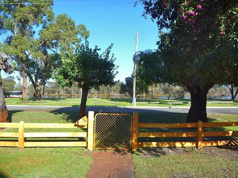 20 Riverside Drive, Furnissdale WA 6209