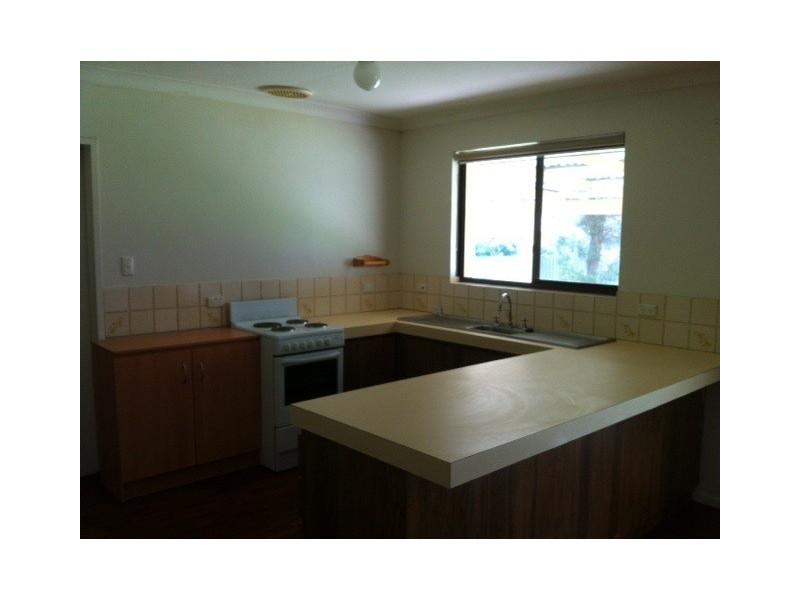 2 Eastcott Place, Waroona WA 6215