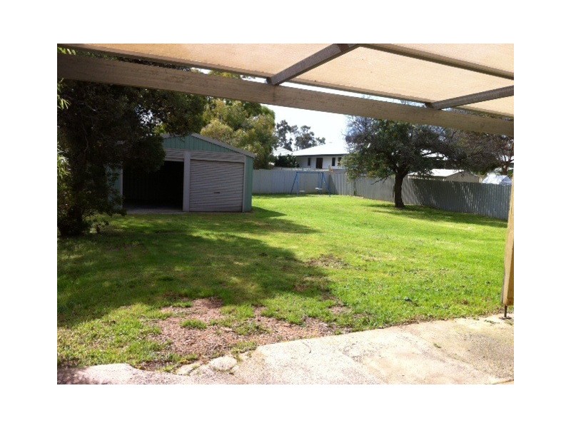 2 Eastcott Place, Waroona WA 6215