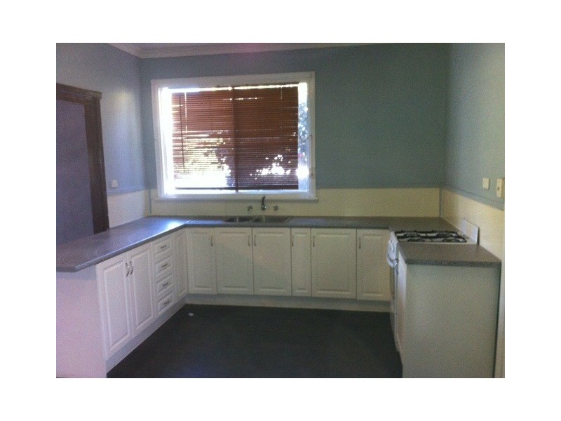 5 Sutton Street, Waroona WA 6215