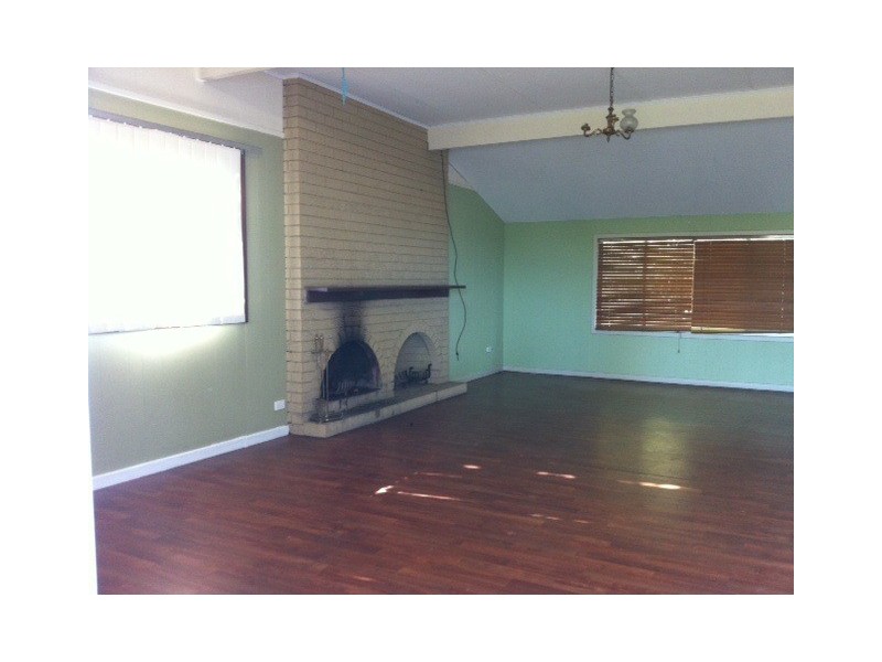 5 Sutton Street, Waroona WA 6215