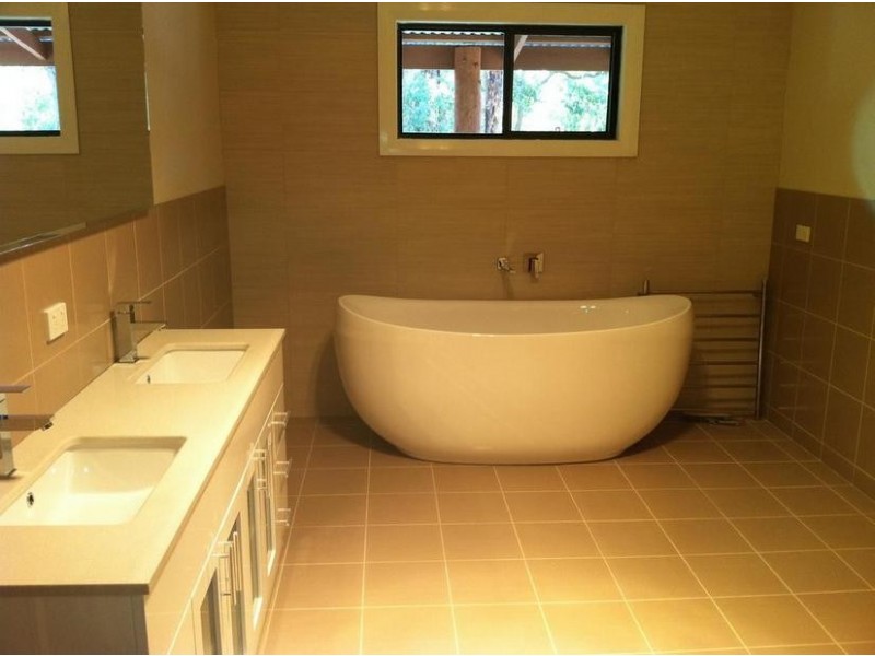 39 Lyons Road, Waroona WA 6215