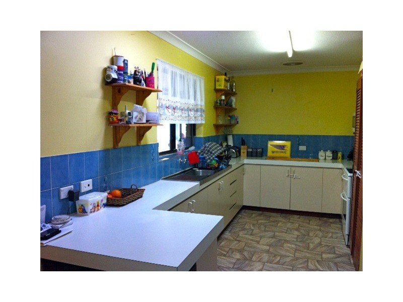 11 Pitt Street, Waroona WA 6215