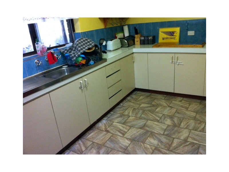 11 Pitt Street, Waroona WA 6215